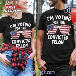 I’m Voting For The Convicted Felon Classic T-Shirt