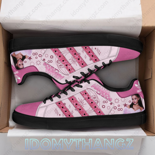 Ariana Grande Pinky Adidas Stan Smith